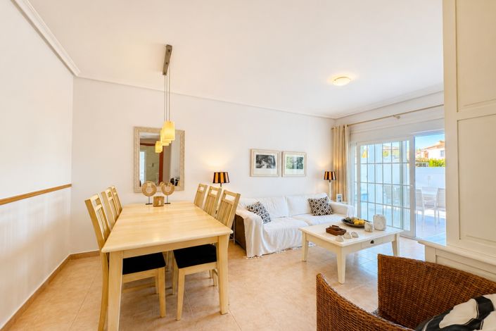 Image No.17-3 Bed Apartment for sale