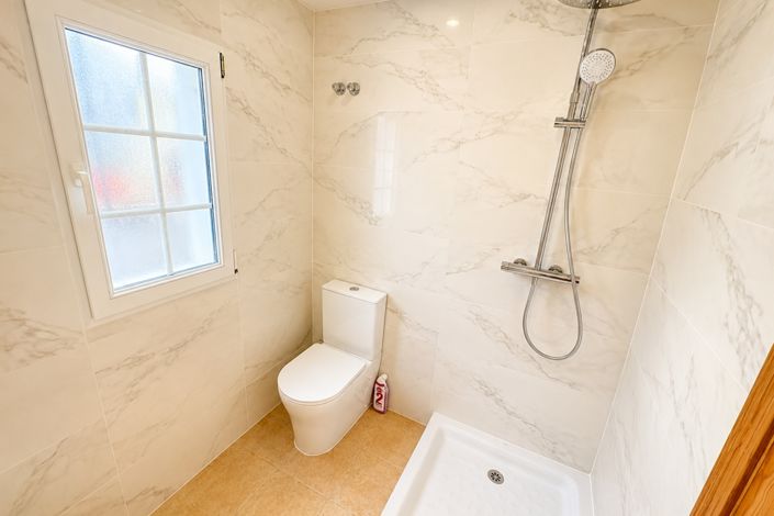 Image No.25-3 Bed Apartment for sale