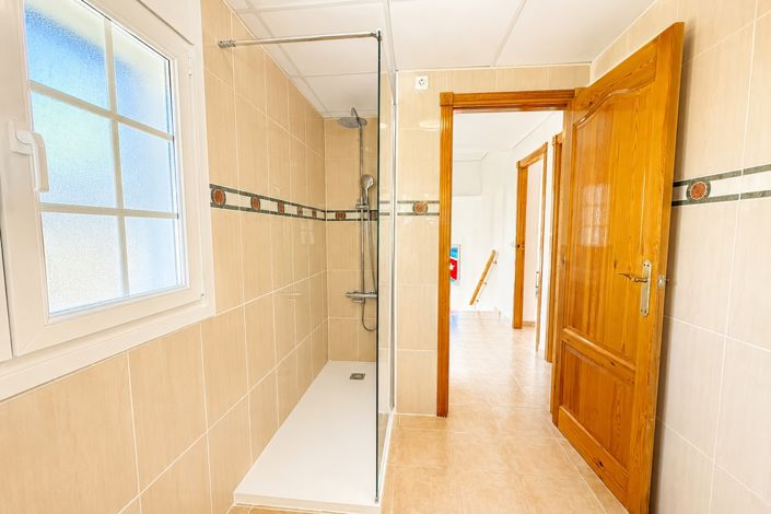 Image No.34-3 Bed Apartment for sale