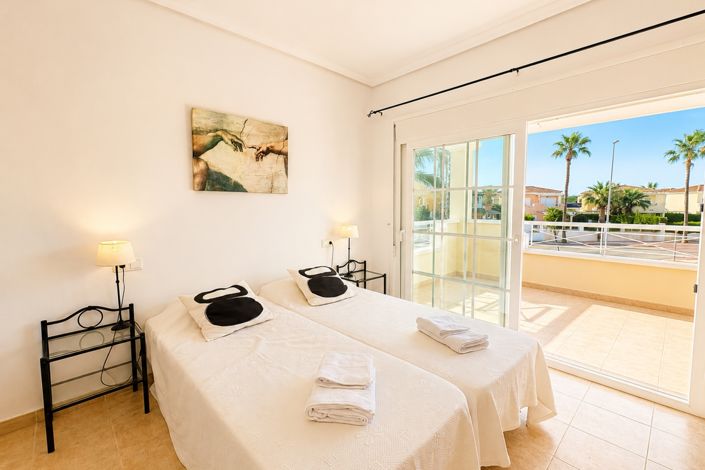 Image No.37-3 Bed Apartment for sale