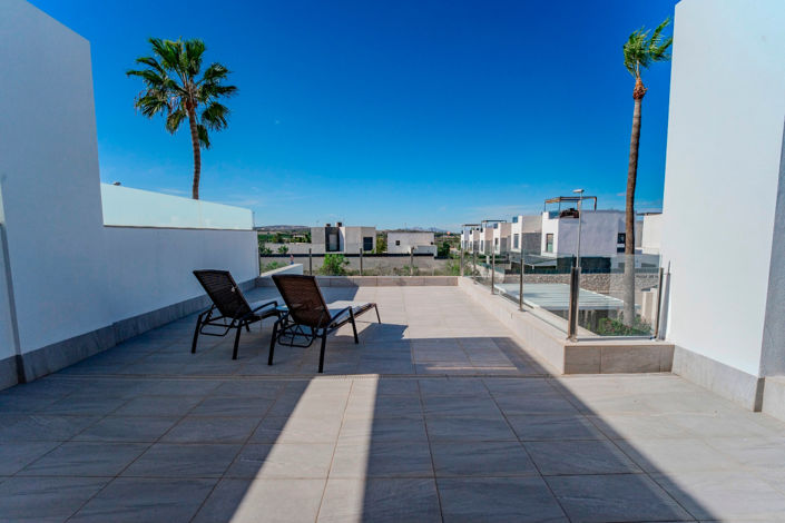 Image No.28-3 Bed Semi-Detached for sale