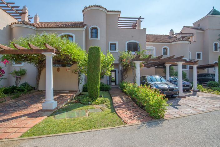 Image No.3-Maison de ville de 4 chambres à vendre à Estepona