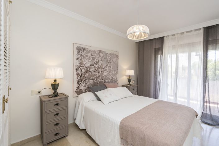 Image No.16-4 Bed Townhouse for sale