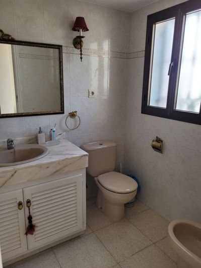 Image No.21-4 Bed Townhouse for sale