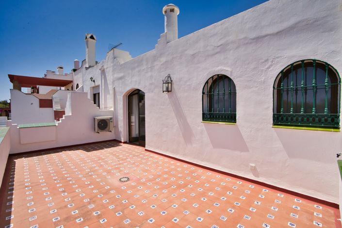 Image No.25-4 Bed Townhouse for sale