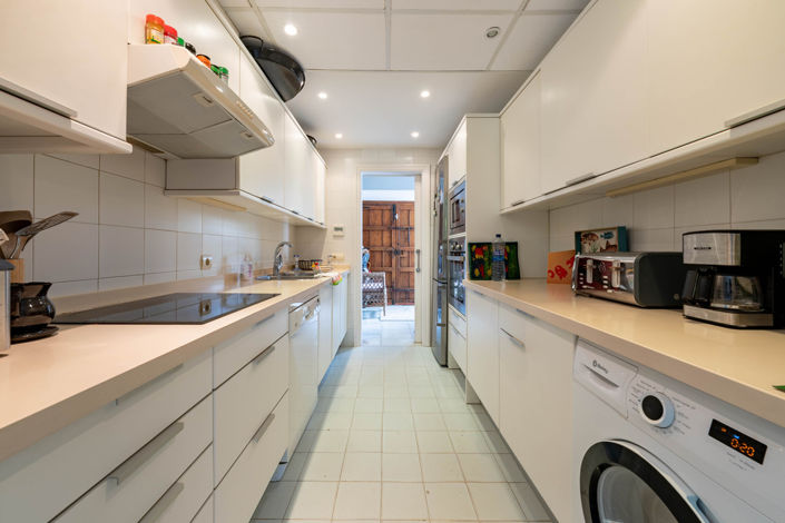 Image No.17-5 Bed Villa for sale