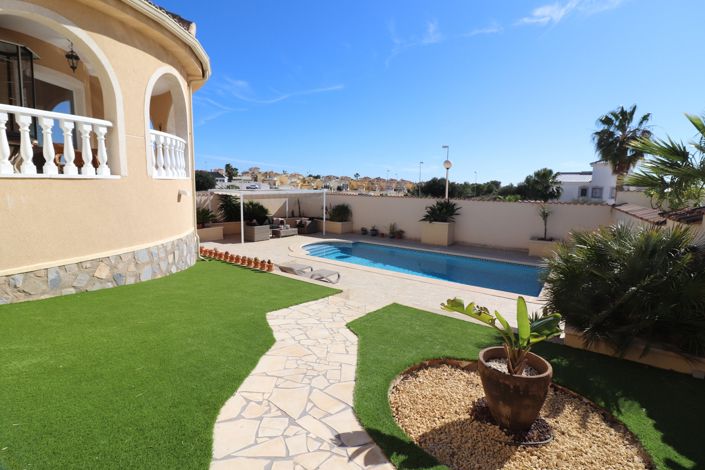 Image No.3-3 Bed Villa for sale