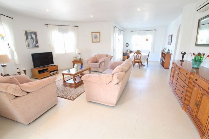 Image No.2-5 Bed Villa for sale