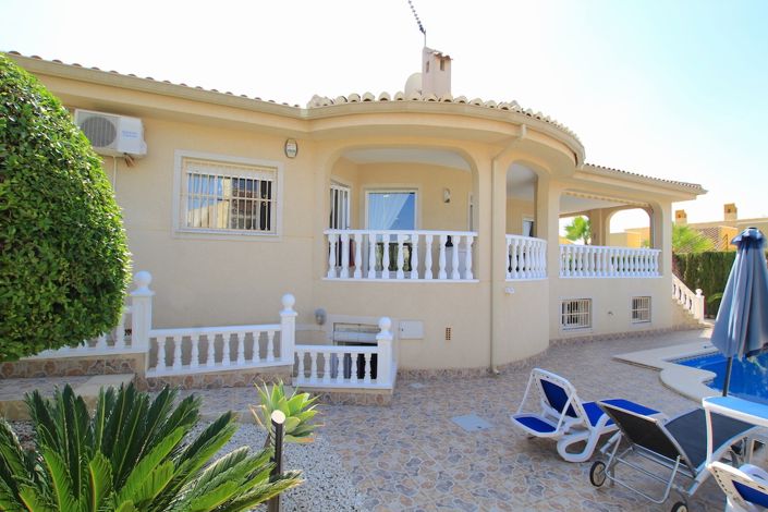 Image No.4-4 Bed Villa for sale