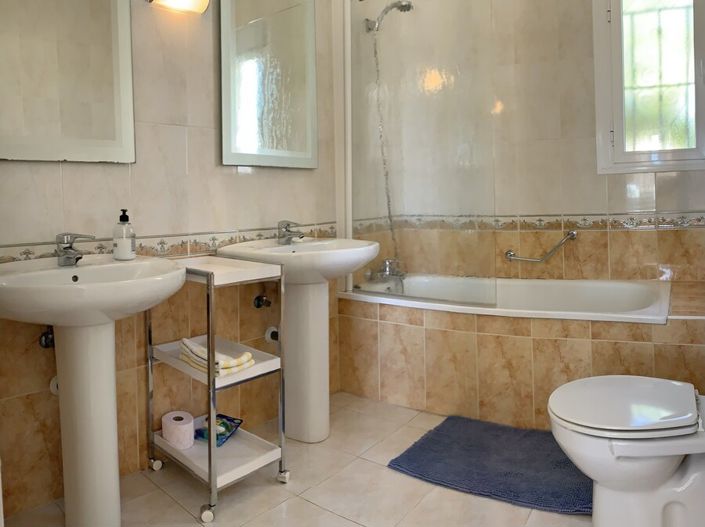 Image No.9-3 Bed Villa for sale