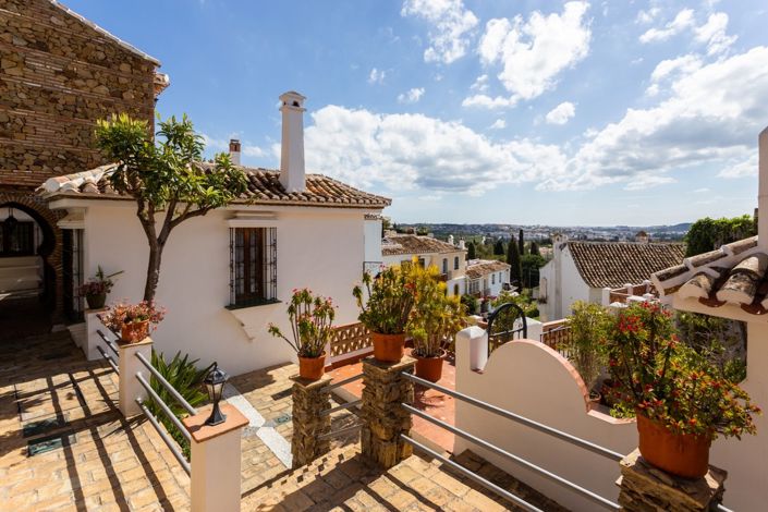 Image No.19-3 Bed Townhouse for sale