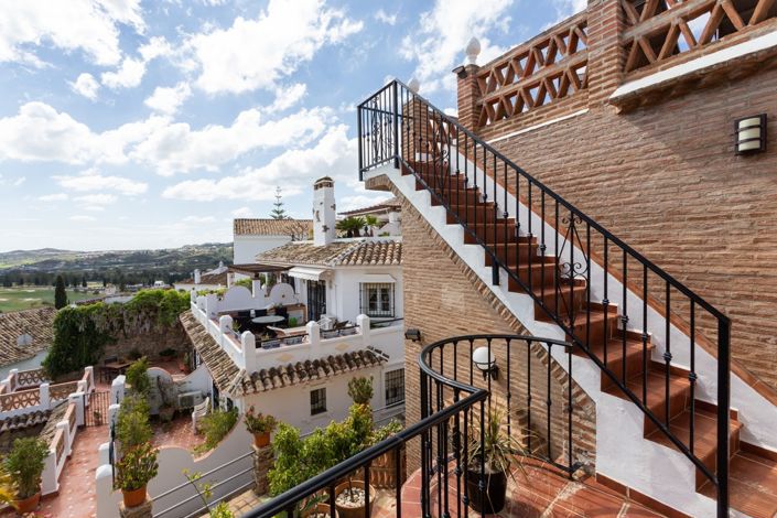 Image No.27-3 Bed Townhouse for sale