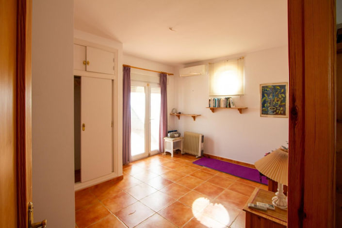 Image No.34-5 Bed Villa for sale