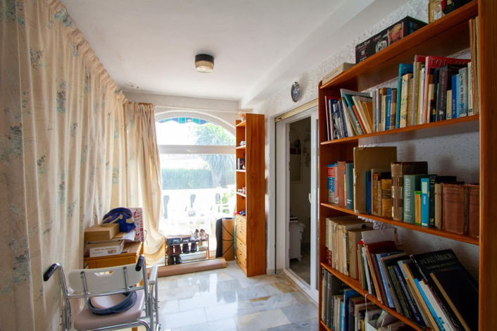 Image No.42-5 Bed Villa for sale