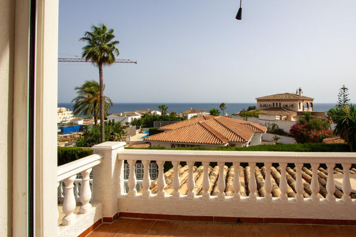 Image No.60-5 Bed Villa for sale