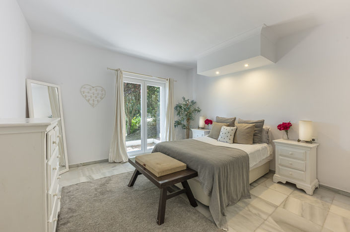 Image No.12-6 Bed Villa for sale