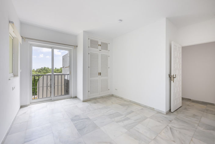 Image No.6-6 Bed Villa for sale