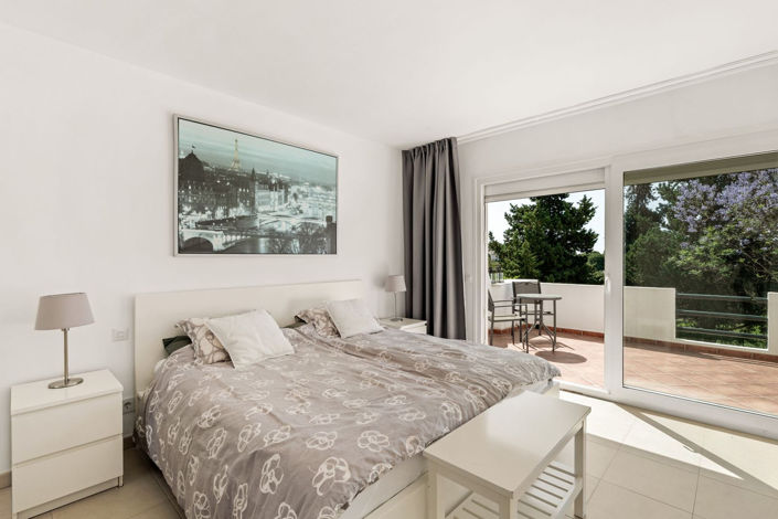 Image No.16-2 Bed Townhouse for sale