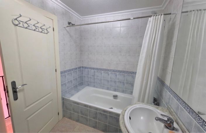 Image No.16-3 Bed Townhouse for sale