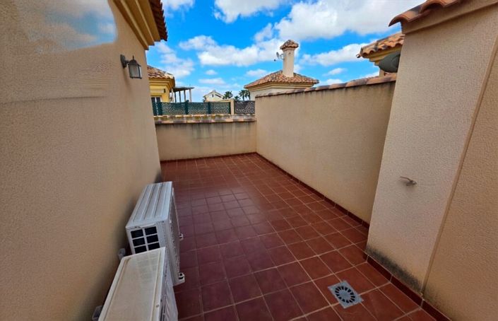Image No.24-3 Bed Townhouse for sale