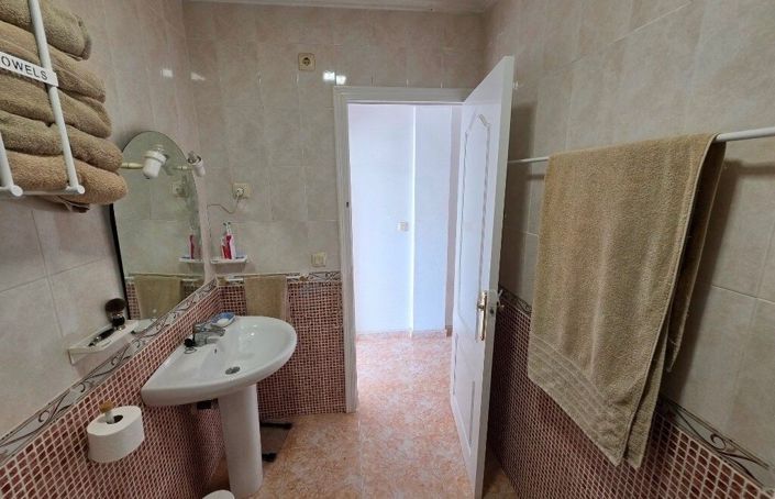 Image No.19-2 Bed Townhouse for sale