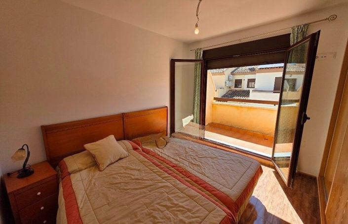 Image No.10-3 Bed Property for sale