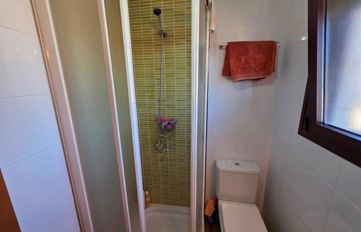 Image No.14-3 Bed Property for sale