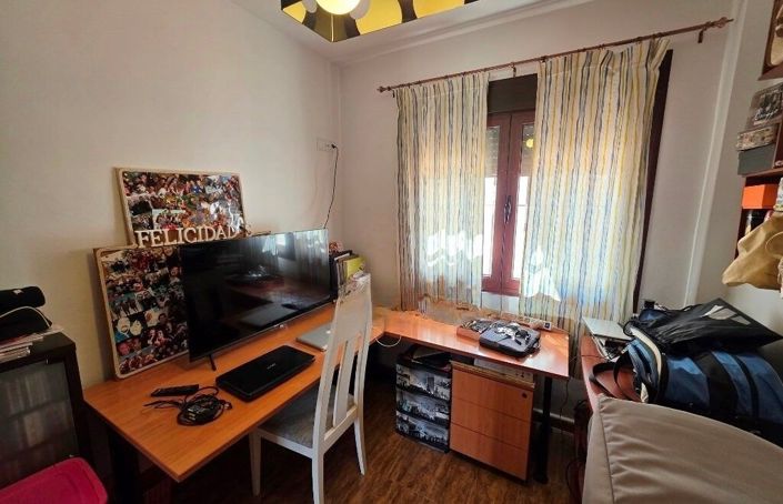 Image No.15-3 Bed Property for sale