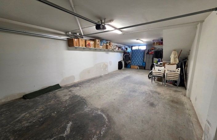 Image No.17-3 Bed Property for sale