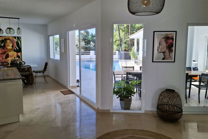 Image No.6-5 Bed Villa for sale