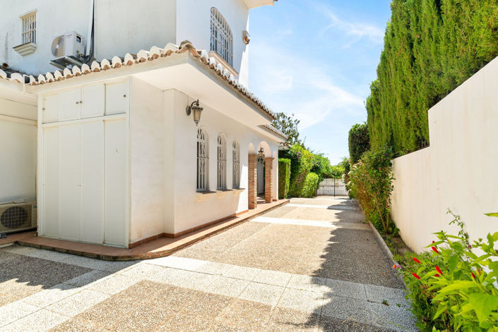 Image No.45-5 Bed Villa for sale