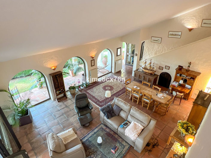 Image No.10-3 Bed Villa for sale