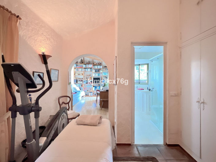 Image No.27-3 Bed Villa for sale
