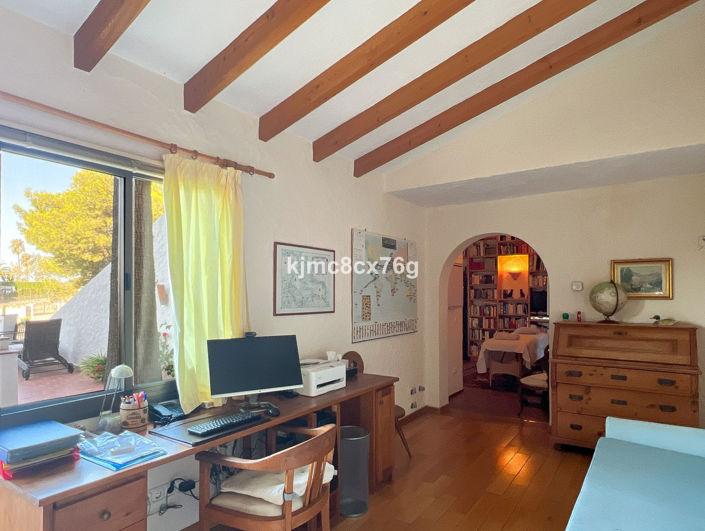 Image No.31-3 Bed Villa for sale