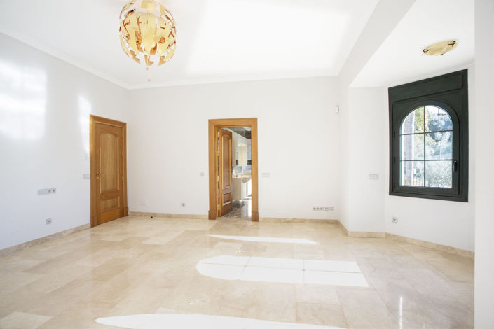 Image No.23-5 Bed Villa for sale