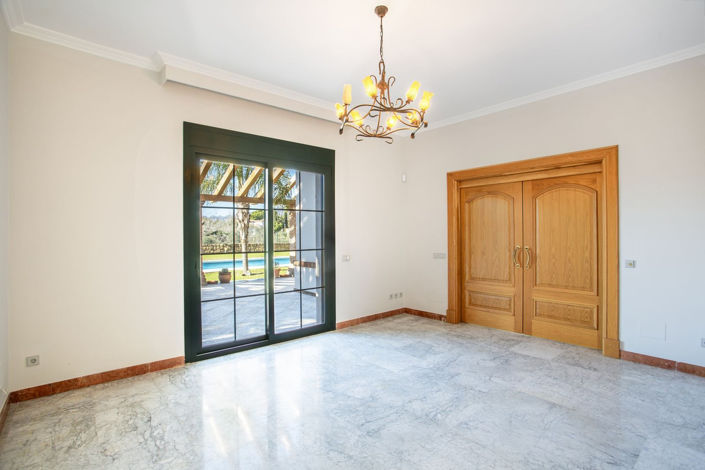 Image No.29-5 Bed Villa for sale