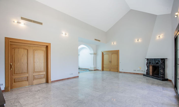 Image No.34-5 Bed Villa for sale