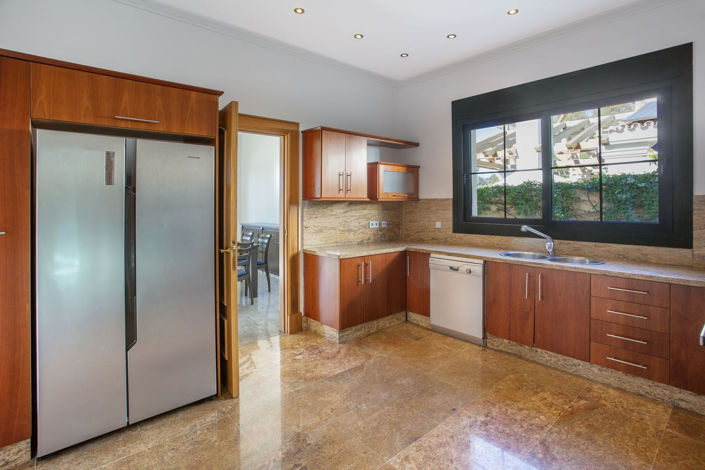 Image No.38-5 Bed Villa for sale