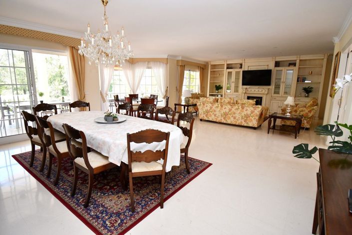 Image No.2-9 Bed Villa for sale