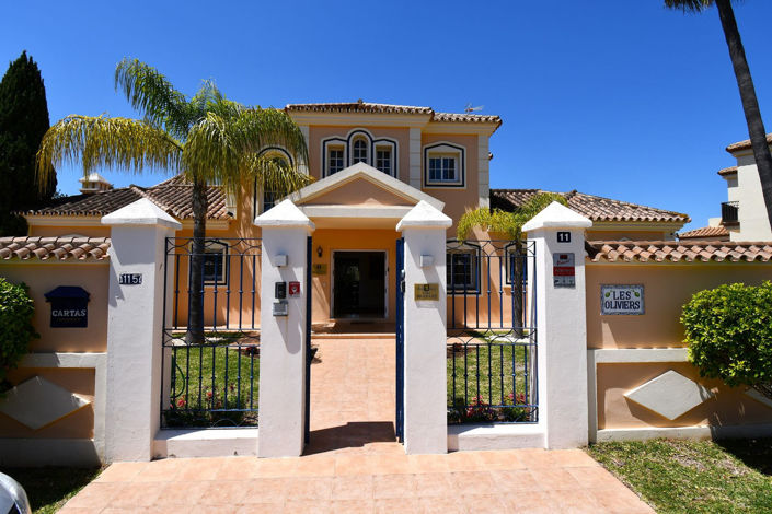 Image No.25-9 Bed Villa for sale