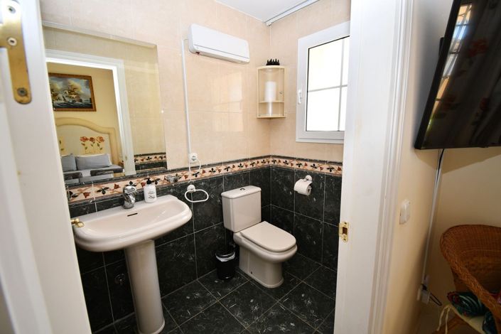 Image No.38-9 Bed Villa for sale