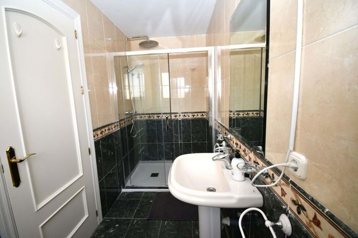 Image No.39-9 Bed Villa for sale