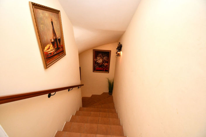 Image No.41-9 Bed Villa for sale