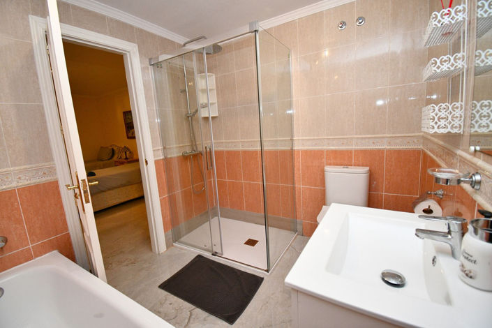 Image No.51-9 Bed Villa for sale