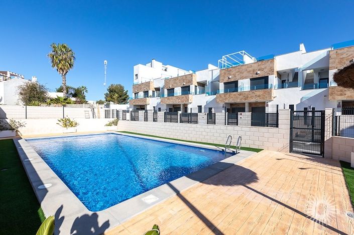 Image No.18-3 Bed Townhouse for sale