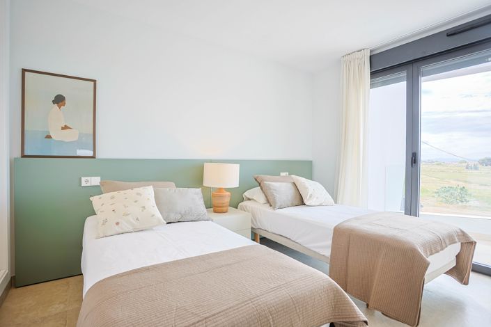 Image No.17-3 Bed Apartment for sale