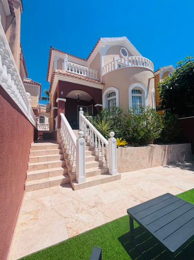 Image No.2-3 Bed Villa for sale