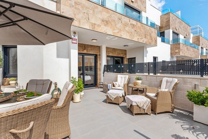 Image No.26-3 Bed Townhouse for sale