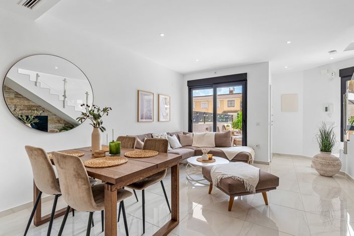 Image No.3-3 Bed Townhouse for sale