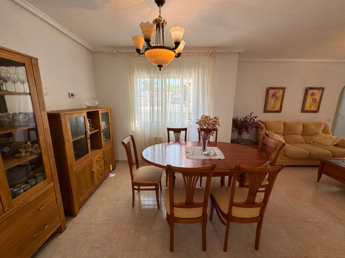 Image No.18-3 Bed Villa for sale